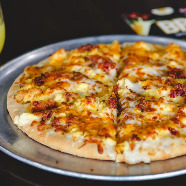Cheese pizza fresh from the oven
